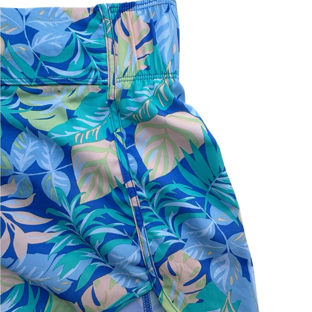 No Boundaries Women’s Pastel Tropical Leaf Pattern Shorts - Picture 3 of 11